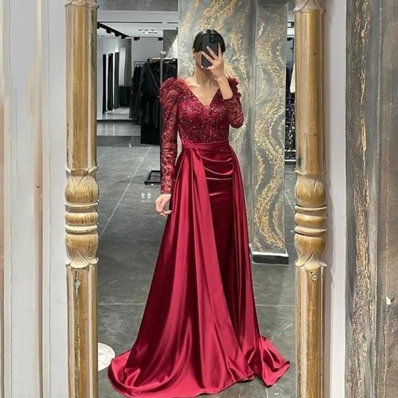 Burgundy mermaid prom dress - Picture 1 of 3